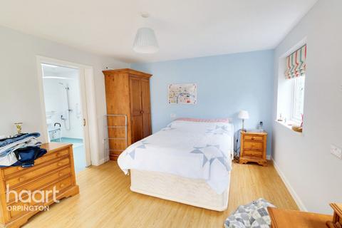 32 Stapleton Road, Orpington, BR6 9TN