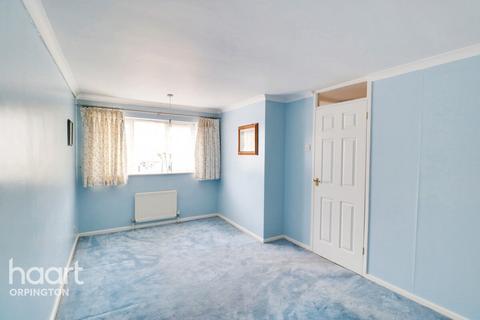 32 Stapleton Road, Orpington, BR6 9TN