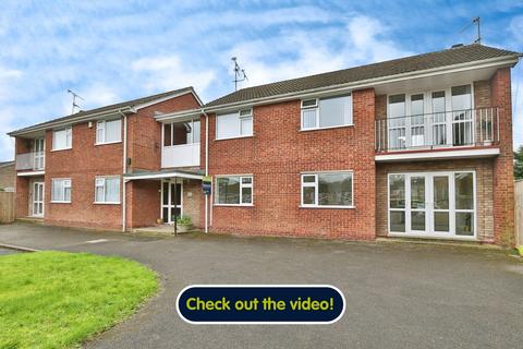 2 bedroom ground floor flat for sale, Wentworth Close, Willerby, Hull, HU10 6NL