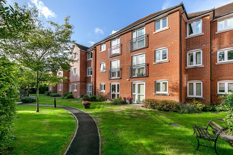 Massetts Road, HORLEY, Surrey, RH6 1 bed apartment for sale £145,000