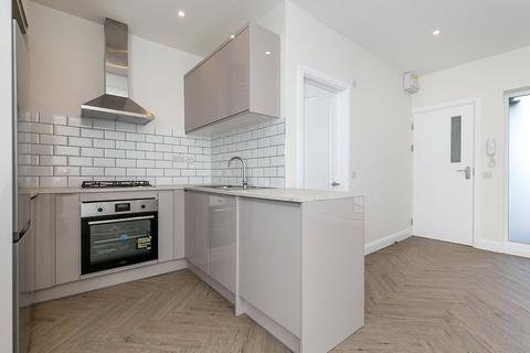 2 bedroom apartment for sale, Station Road, HORLEY, Surrey, RH6