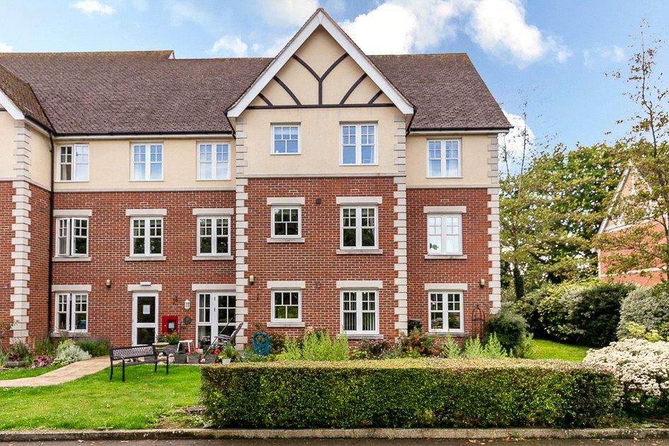 Massetts Road, HORLEY, Surrey, RH6 2 bed apartment for sale £190,000
