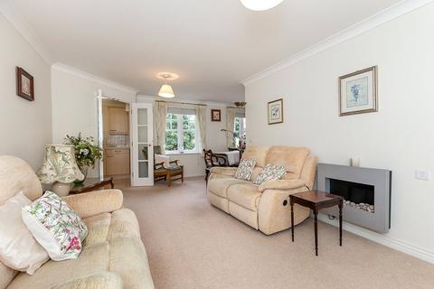 2 bedroom apartment for sale, Massetts Road, HORLEY, Surrey, RH6
