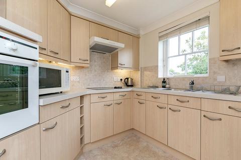 2 bedroom apartment for sale, Massetts Road, HORLEY, Surrey, RH6