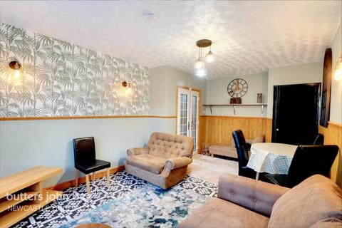 3 bedroom semi-detached bungalow to rent, Leek New Road, Stoke-on-trent