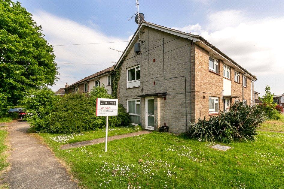 Court Lodge Road, Horley, Surrey, RH6 2 bed apartment £200,000