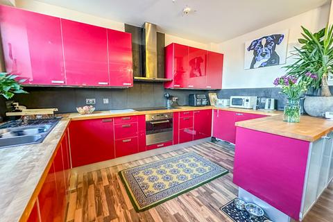 2 bedroom apartment for sale - Radford Road, Nottingham, NG7