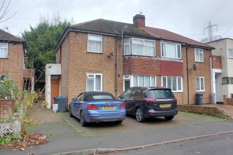 2 bedroom maisonette to rent, Deer Park Gardens, Mitcham CR4