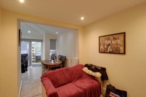 2 bedroom maisonette to rent, Deer Park Gardens, Mitcham CR4