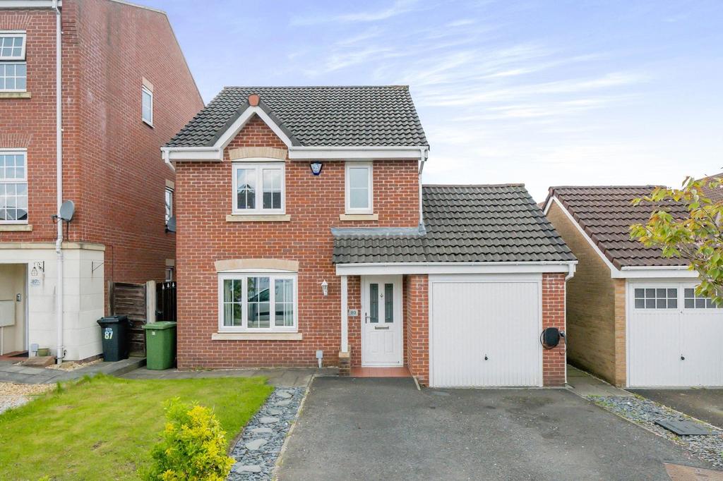 Abbeylea Drive, Westhoughton, BL5 3 bed detached house for sale £300,000