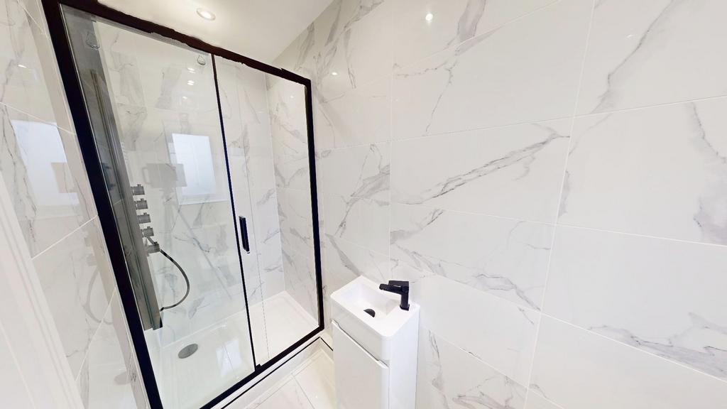 En-Suite Downstairs