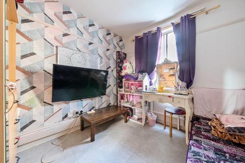 4 bedroom flat for sale, Walmer House,  Bramley Road,  W10,  W10