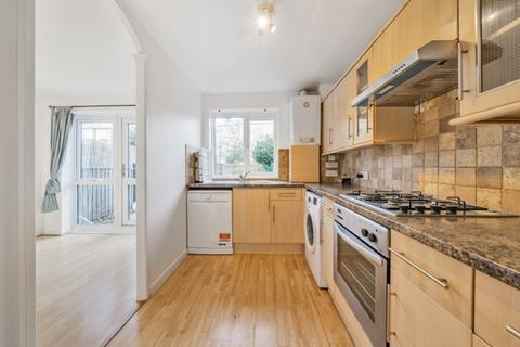 3 bedroom house to rent - St. Gerards Close London SW4