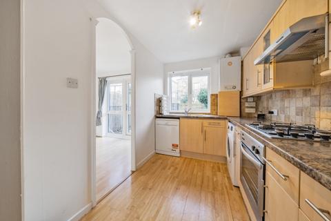3 bedroom house to rent, St. Gerards Close London SW4
