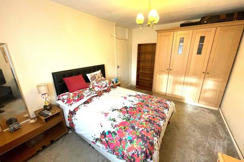 2 bedroom apartment for sale, Kenton Road, Harrow