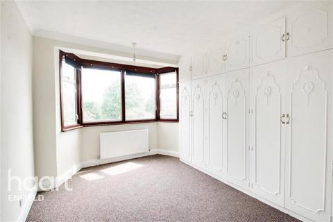 3 bedroom detached house to rent - Chase Way, N14