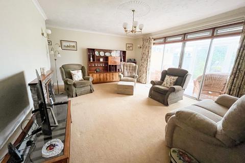 3 bedroom semi-detached house for sale - Eastway, Nailsea, North Somerset, BS48