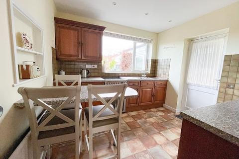 3 bedroom semi-detached house for sale - Eastway, Nailsea, North Somerset, BS48
