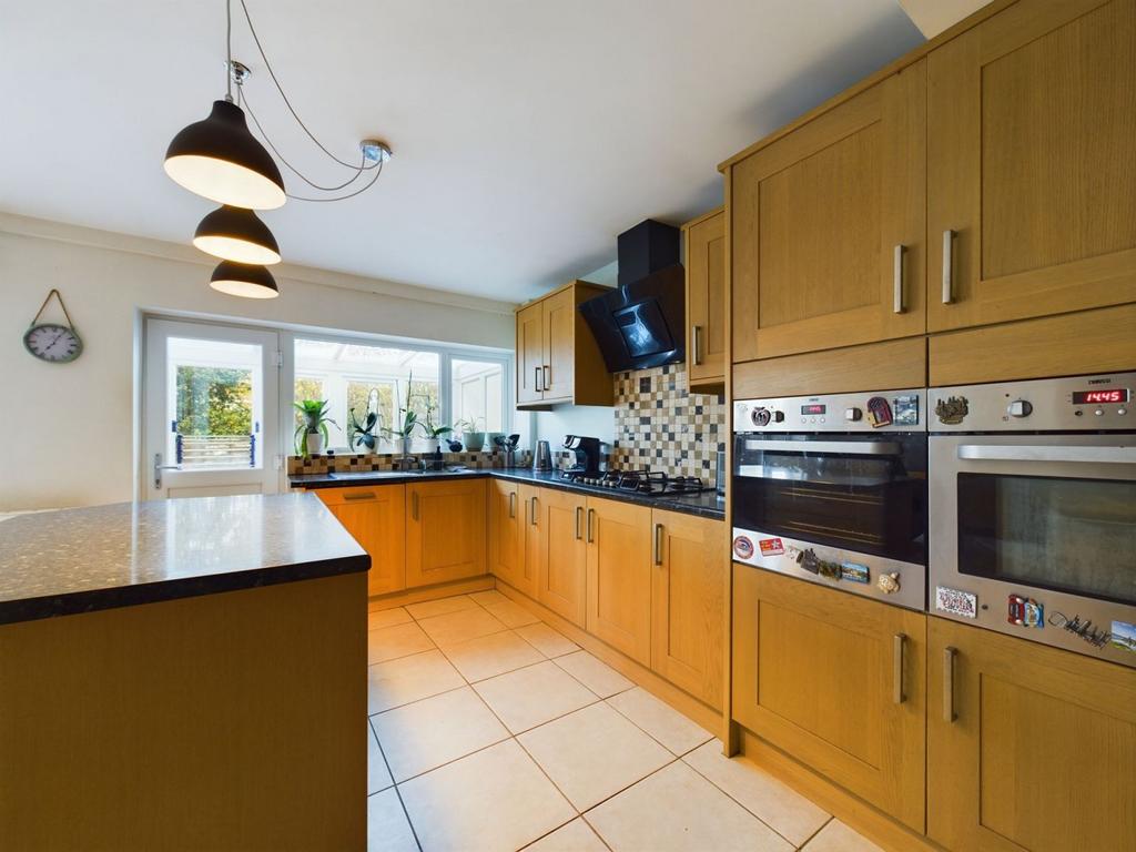 Kitchen / breakfast / dining room