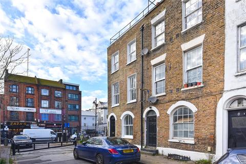 4 bedroom end of terrace house to rent - Mount Terrace, London, E1