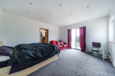 4 bedroom detached house for sale - Middle Road, Denham, UB9