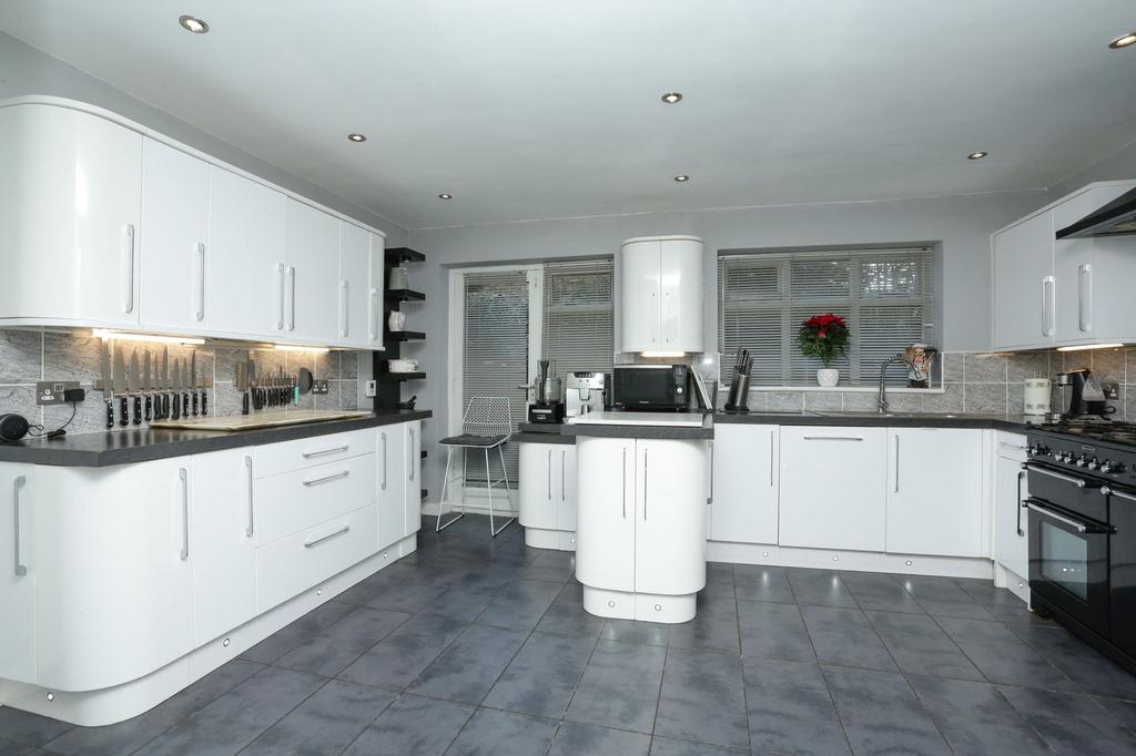 Eastling, Faversham, ME13 4 bed detached house for sale £790,000
