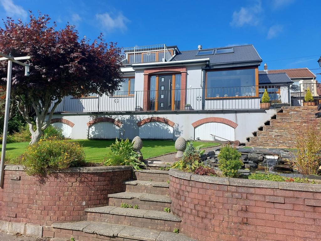 Vicarage Terrace, Treorchy, Rhondda Cynon Taff. CF42 6NA 4 bed detached