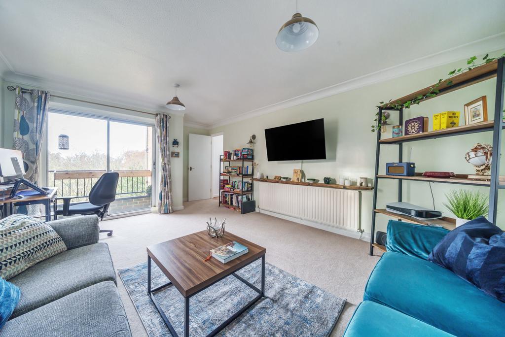 Twycross Road, Godalming, GU7 2 bed apartment for sale £299,950