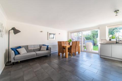3 bedroom semi-detached house for sale - Biddenden Way, Istead Rise, Kent, DA13