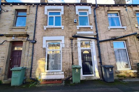 3 bedroom terraced house to rent - Bell Street, Huddersfield, West Yorkshire, HD4 6NN