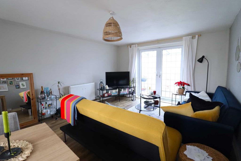 Williton Cresent Ground Floor Flat No Onward Chain 2 bed flat for