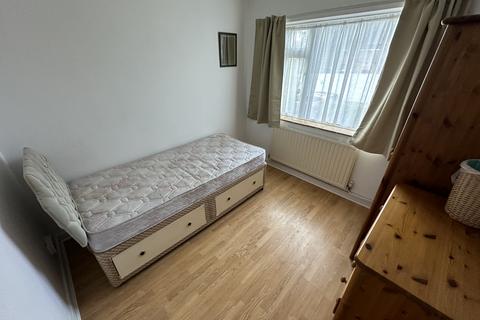 2 bedroom maisonette to rent - Ealing Road, Northolt UB5