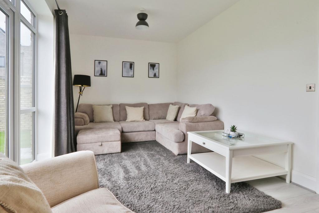 Heritage Road, Kingswood, Hull, HU7 3LZ 3 bed detached house for sale £240,000