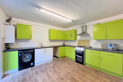 3 bedroom flat to rent - Avenue Road, Acton, W3