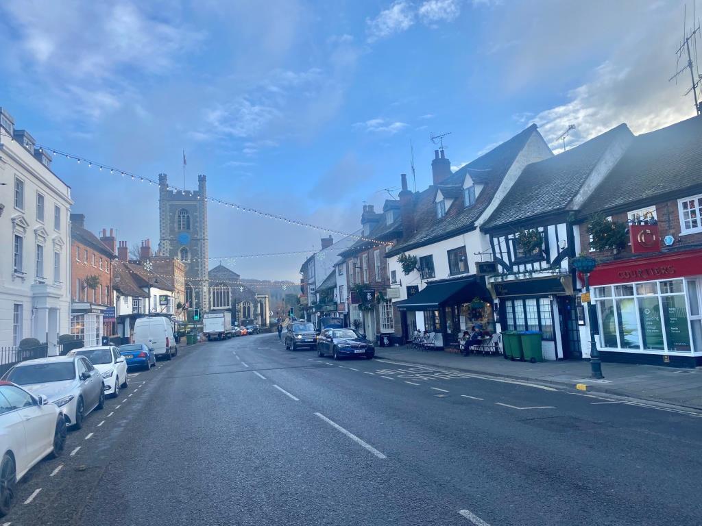 Hart Street, Henley On Thames, RG9 3 bed apartment £2,700 pcm (£623 pw)
