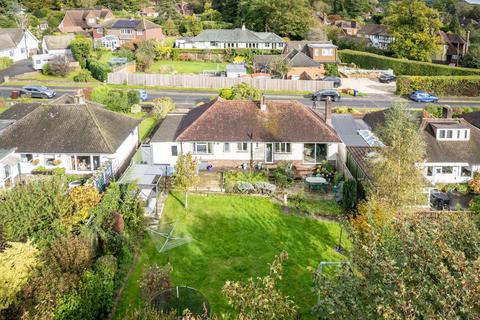 3 bedroom detached bungalow for sale - Paddock Way, Oxted, RH8