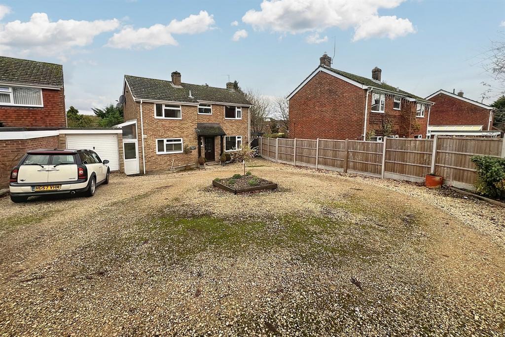 Laverstock 3 bed detached house for sale £465,000