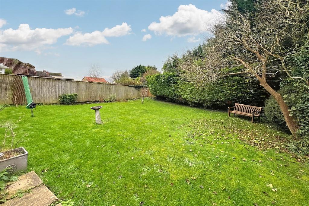 Laverstock 3 bed detached house for sale £465,000
