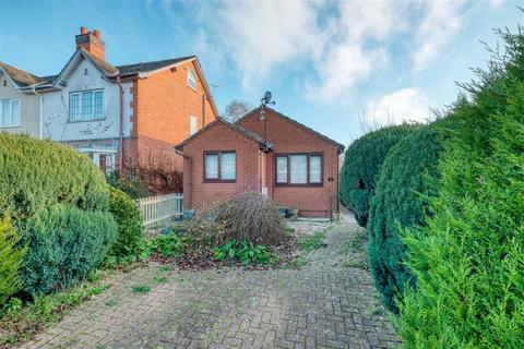 2 bedroom detached bungalow for sale, Foregate Street, Astwood Bank B96 6AJ