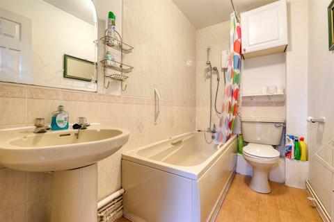 63 Foregate Street, Astwood Bank, Redditch, B96 6AJ