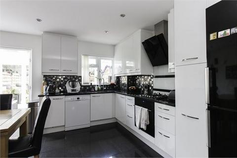 10a Torrington Road, Perivale, Greenford, UB6 7EW
