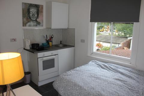 Studio to rent - Spencer Avenue, Earlsdon, Coventry, CV5
