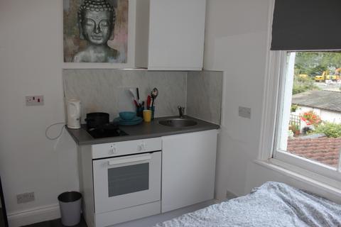 Studio to rent - Spencer Avenue, Earlsdon, Coventry, CV5