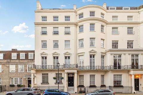 2 bedroom maisonette to rent, Gloucester Square, London, W2.