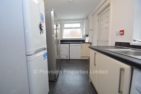 6 bedroom end of terrace house to rent, Stanmore Street, Burley LS4