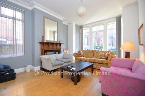 4 bedroom terraced house to rent - Regent Park Avenue, Hyde Park LS6