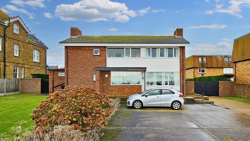 Beacon Hill, Herne Bay, CT6 6AY 4 bed detached house for sale £850,000