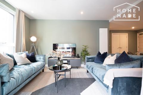 3 bedroom flat to rent - New York Square, Leeds, LS2