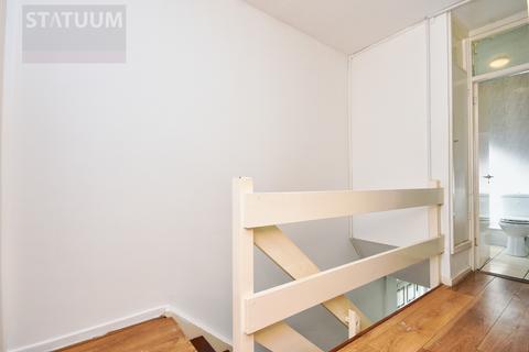 1 bedroom in a house share to rent - Roman Road, Victoria Park, Mile End, Bethnal Green, London, E3