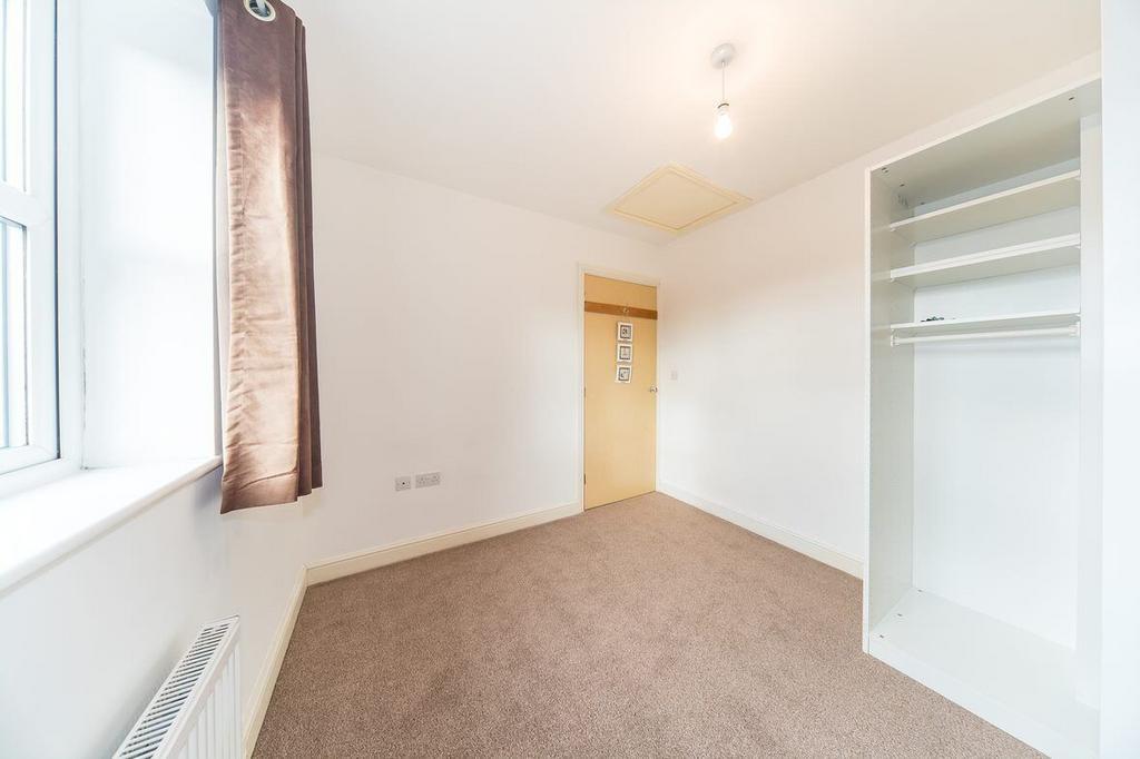 6 LATHOM CLOSE BEDROOM 2.jpg